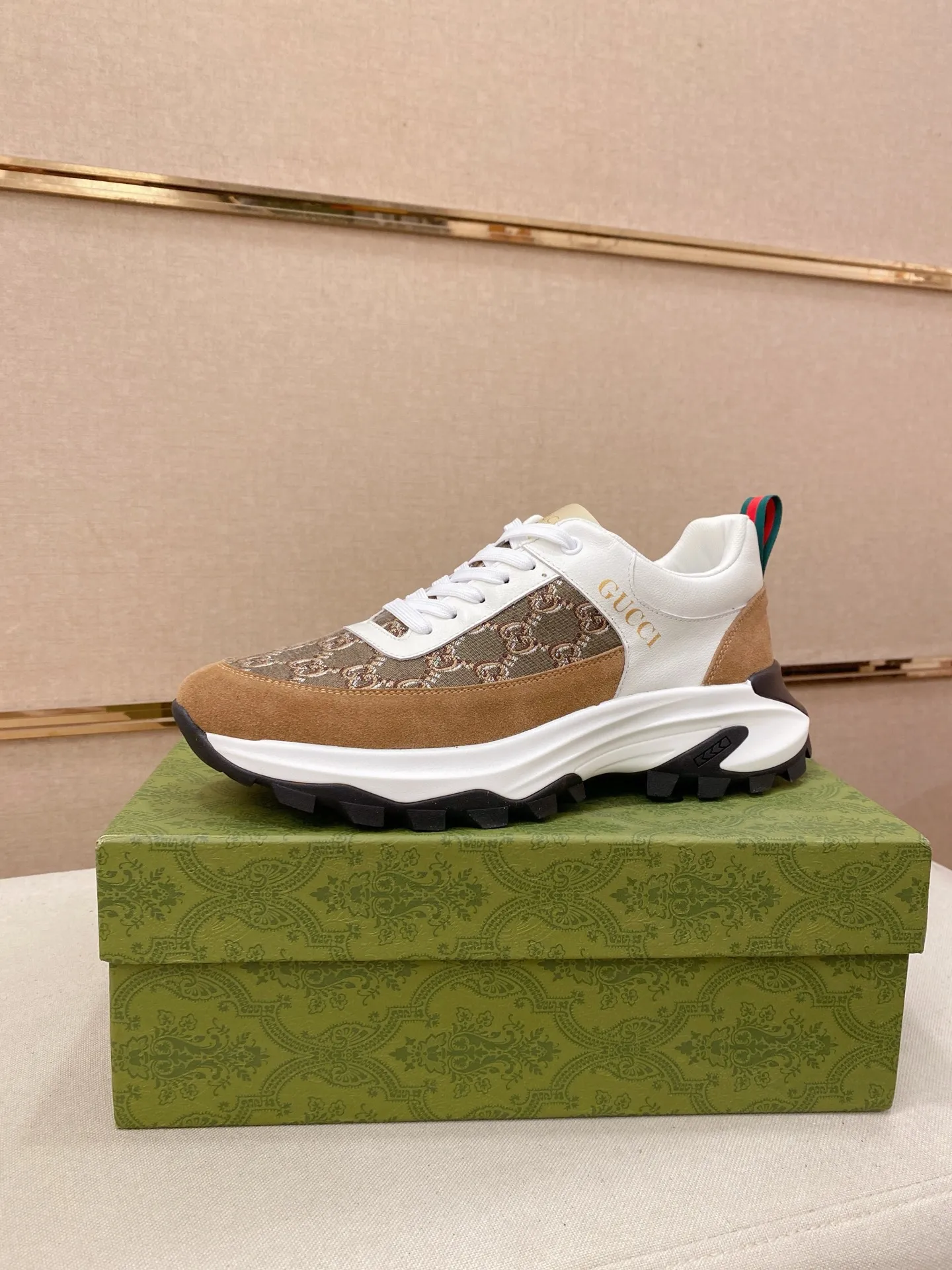 Men's clothing and shoes💰:462💰 (GUCCI) The latest model from the official website🎁🎁Casual and fashionable men's shoes👟, hot style💥The version is simple and elegant, exclusive for trendy men. The unique latest brand elements from the official website👑Original Gucci decoration, fashionable and generous, the fabric is original cowhide ✅Mesh breathable lining, the official website specifies wear-resistant casual outsole, the classic model is taken in kind at the counter🎬38-44 (can be customized for 45 non-refundable)